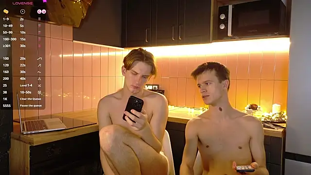 Snapshot of _whitenight_ chatting on January 23, 2025, 6:24 pm whitenight online show from January 23, 2025, 6:24 pm