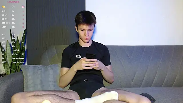 Snapshot of _whitenight_ chatting on December 8, 2024, 6:50 pm whitenight online show from December 8, 2024, 6:50 pm