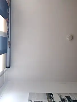 Snapshot of Latiinvenushot chatting on October 28, 2025, 3:22 pm Latiinvenushot online show from October 28, 2025, 3:22 pm