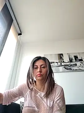 Snapshot of Latiinvenushot chatting on March 19, 2026, 1:00 pm Latiinvenushot online show from March 19, 2026, 1:00 pm