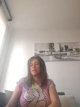 Snapshot of Latiinvenushot chatting on November 28, 2025, 3:23 pm Latiinvenushot online show from November 28, 2025, 3:23 pm