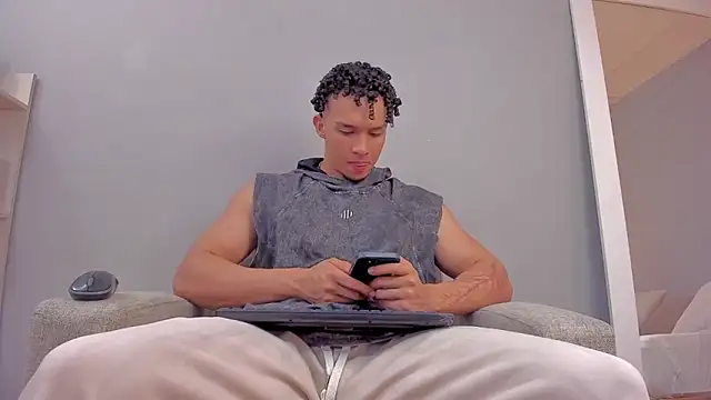 Dominick star online show from November 21, 2025, 3:49 am