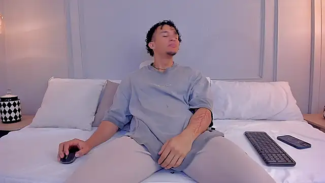 Dominick star online show from November 27, 2025, 4:02 am