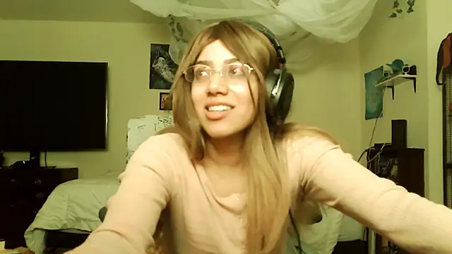 Snapshot of PolinaLoveX chatting on February 5, 2025, 4:59 am PolinaLoveX online show from February 5, 2025, 4:59 am