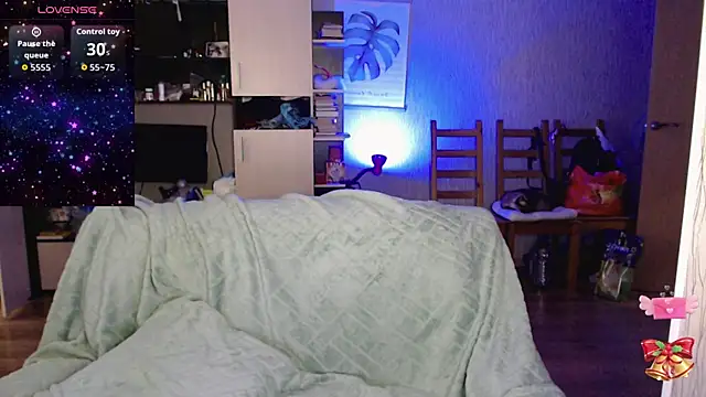 mischellemeow13 online show from April 22, 2026, 3:46 am
