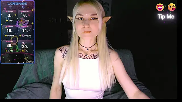 mischellemeow13 online show from October 2, 2025, 10:24 pm