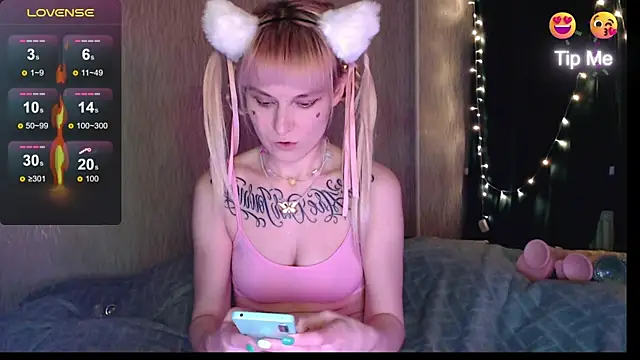 mischellemeow13 online show from November 24, 2025, 10:43 pm
