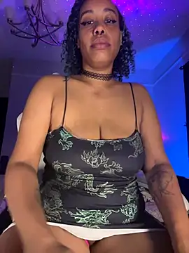 loveluna8 online show from September 19, 2025, 8:40 am