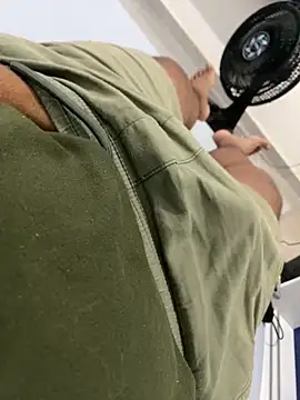 Snapshot of D4ivid chatting on November 25, 2025, 1:39 am D4ivid online show from November 25, 2025, 1:39 am