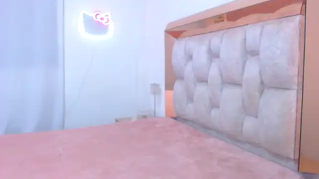 Snapshot of lolaperrys chatting on January 15, 2026, 6:17 am lolaperrys online show from January 15, 2026, 6:17 am