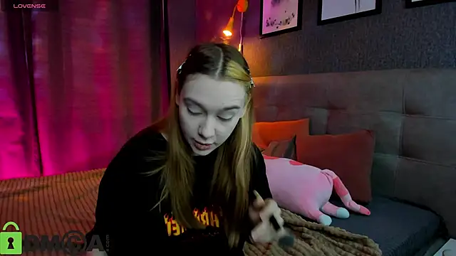 Lesi Moonie01 online show from October 18, 2025, 8:38 am