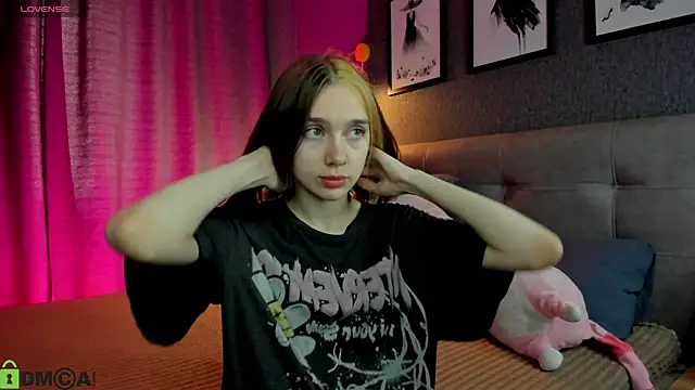 Snapshot of Lesi_Moonie01 chatting on July 13, 2026, 9:19 am Lesi Moonie01 online show from July 13, 2026, 9:19 am
