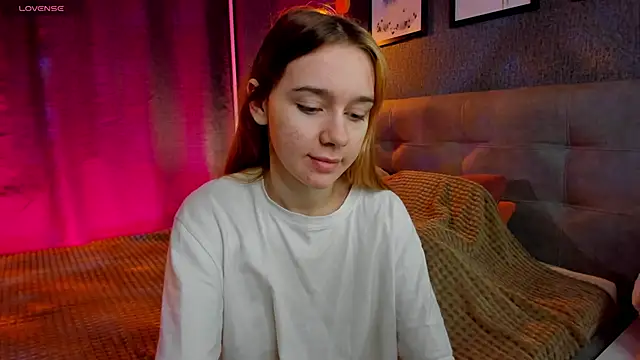 Lesi Moonie01 online show from November 30, 2025, 9:21 am