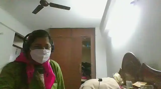 cutiecatty21 online show from December 4, 2024, 2:09 pm