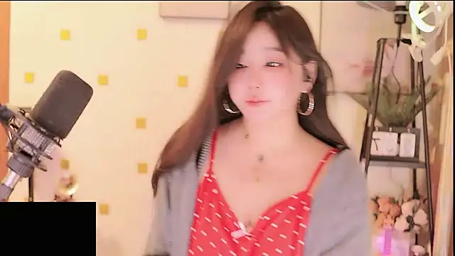 Snapshot of Missy_Nana21 chatting on February 19, 2026, 2:36 pm Missy Nana21 online show from February 19, 2026, 2:36 pm