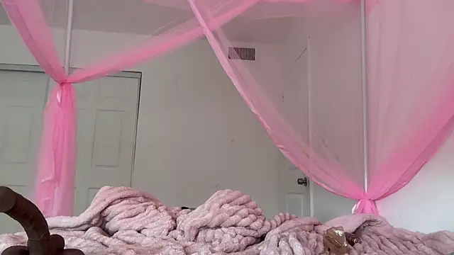 shandiloveslemonss online show from December 2, 2025, 5:36 pm