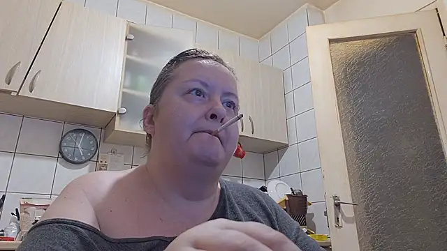 Snapshot of melissaBlessing chatting on October 4, 2025, 2:02 am melissaBlessing online show from October 4, 2025, 2:02 am