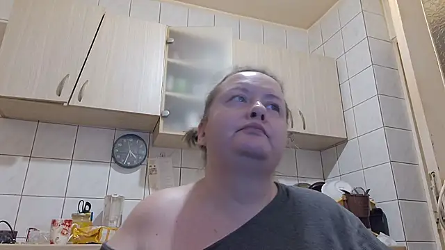 Snapshot of melissaBlessing chatting on December 15, 2025, 2:28 am melissaBlessing online show from December 15, 2025, 2:28 am