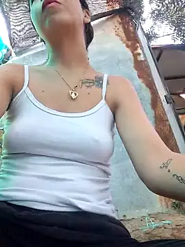 Snapshot of Young-Milkmaid chatting on February 5, 2025, 12:06 pm Young-Milkmaid online show from February 5, 2025, 12:06 pm