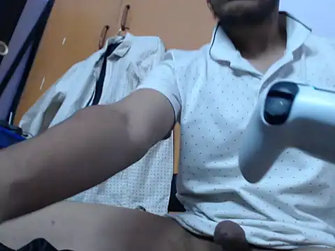 Snapshot of shortdickyboy chatting on April 24, 2026, 11:07 pm shortdickyboy online show from April 24, 2026, 11:07 pm
