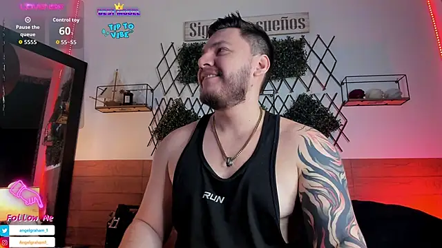 Snapshot of Angelgraham_1 chatting on November 12, 2025, 4:33 pm Angelgraham 1 online show from November 12, 2025, 4:33 pm