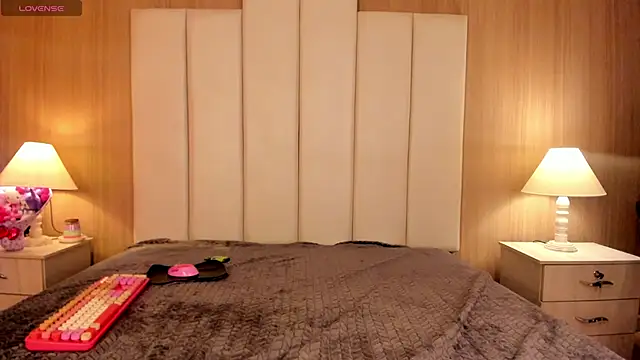 ElectraRaptiis online show from March 14, 2026, 9:54 pm