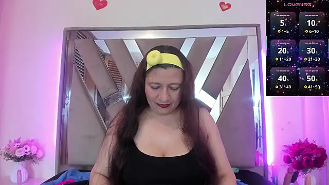 LILITH TORRES1 online show from July 9, 2026, 10:42 pm