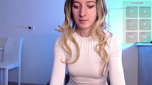 Snapshot of Eva_Hailey_ chatting on February 22, 2025, 4:40 am Eva Hailey online show from February 22, 2025, 4:40 am