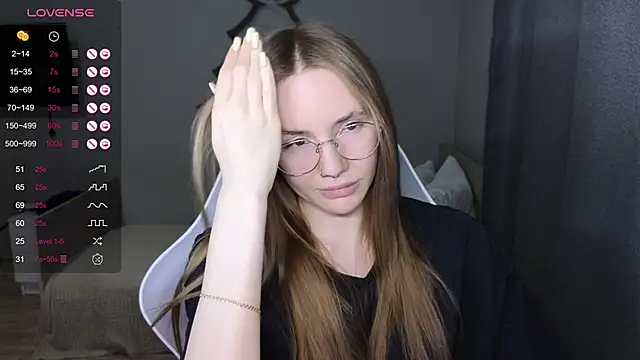 littlevildevil online show from February 3, 2026, 10:53 am