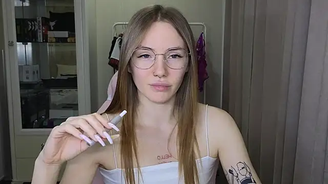 Snapshot of littlevildevil chatting on January 23, 2025, 11:26 am littlevildevil online show from January 23, 2025, 11:26 am