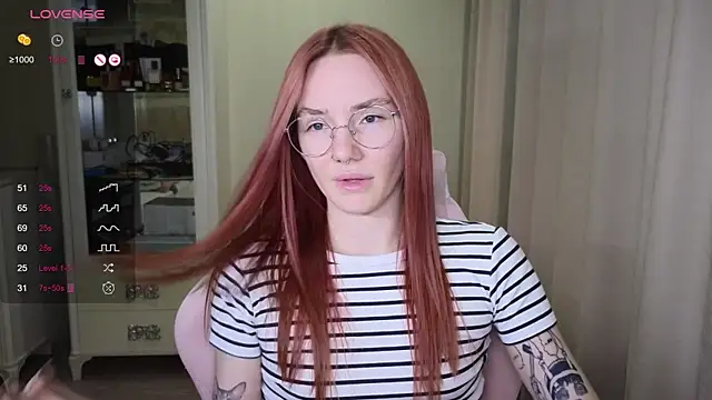 Snapshot of littlevildevil chatting on October 12, 2025, 11:00 am littlevildevil online show from October 12, 2025, 11:00 am