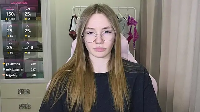 Snapshot of littlevildevil chatting on March 2, 2025, 12:14 pm littlevildevil online show from March 2, 2025, 12:14 pm