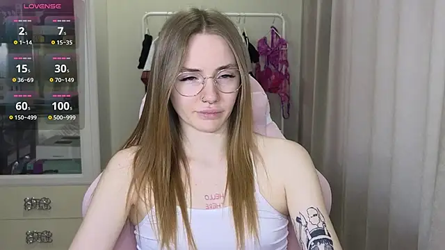 Snapshot of littlevildevil chatting on February 11, 2025, 9:31 am littlevildevil online show from February 11, 2025, 9:31 am