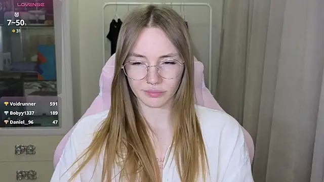 Snapshot of littlevildevil chatting on March 14, 2025, 2:19 pm littlevildevil online show from March 14, 2025, 2:19 pm