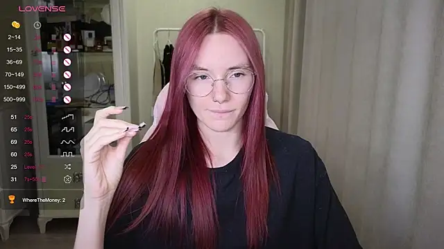 Snapshot of littlevildevil chatting on September 27, 2025, 11:05 am littlevildevil online show from September 27, 2025, 11:05 am