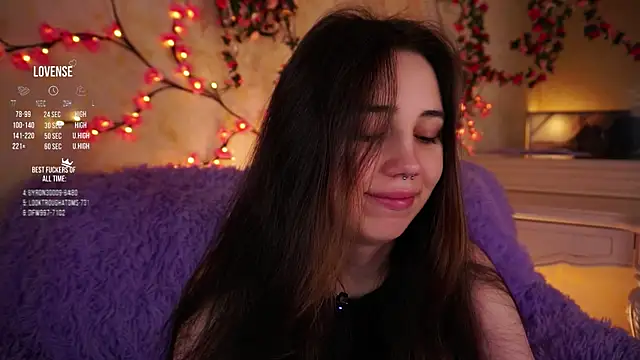 Snapshot of GillianDowdey chatting on December 14, 2025, 1:45 am GillianDowdey online show from December 14, 2025, 1:45 am