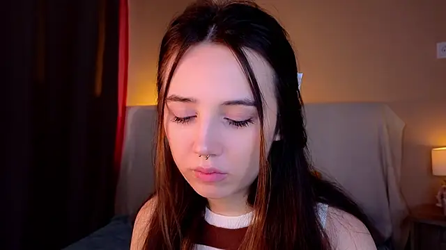 Snapshot of GillianDowdey chatting on October 3, 2025, 3:30 am GillianDowdey online show from October 3, 2025, 3:30 am