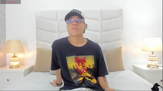 Snapshot of Buda_and_Cataleya_ chatting on March 15, 2025, 2:45 pm Buda and Cataleya  online show from March 15, 2025, 2:45 pm