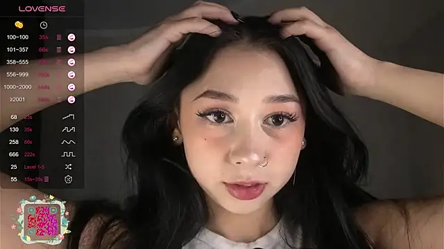 AislyEmbury online show from October 22, 2025, 4:12 am