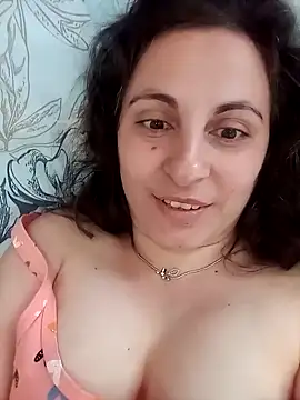 ShelaDiass online show from May 3, 2026, 5:56 am