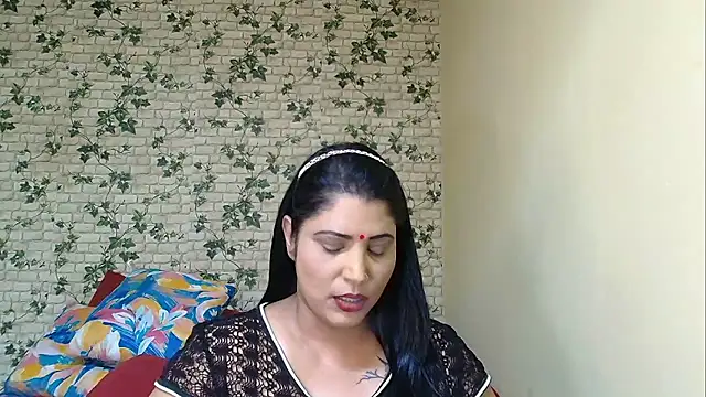 Snapshot of XIndianintimacy chatting on January 9, 2026, 6:26 pm XIndianintimacy online show from January 9, 2026, 6:26 pm