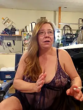 MsShelby40 online show from November 16, 2025, 10:13 pm