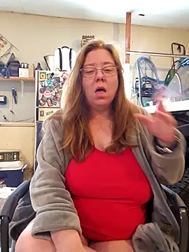 Snapshot of MsShelby40 chatting on February 5, 2026, 6:15 pm MsShelby40 online show from February 5, 2026, 6:15 pm