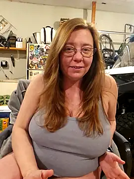 MsShelby40 online show from December 13, 2025, 9:54 pm