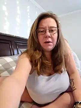 MsShelby40 online show from January 18, 2025, 5:37 pm