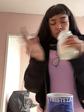 Violetta Suky online show from October 28, 2025, 12:48 pm