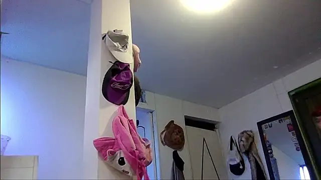 Violetta Suky online show from December 3, 2025, 12:04 pm