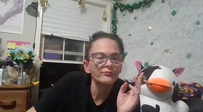 Snapshot of TopazVixen chatting on March 16, 2025, 12:45 am TopazVixen online show from March 16, 2025, 12:45 am