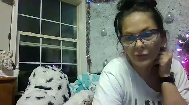 Snapshot of TopazVixen chatting on December 28, 2024, 9:52 am TopazVixen online show from December 28, 2024, 9:52 am