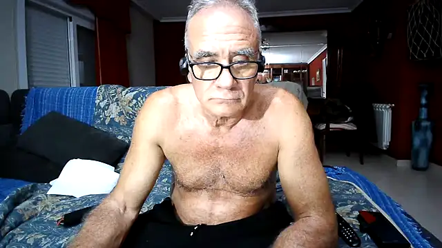 Snapshot of maduroguapo chatting on April 27, 2026, 9:24 pm maduroguapo online show from April 27, 2026, 9:24 pm